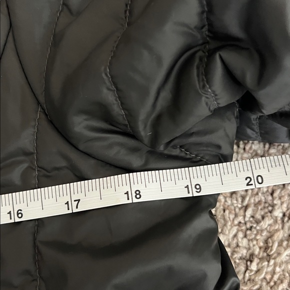 The North Face Charcoal and Fuchsia Quilted Jacket - Picture 4 of 4